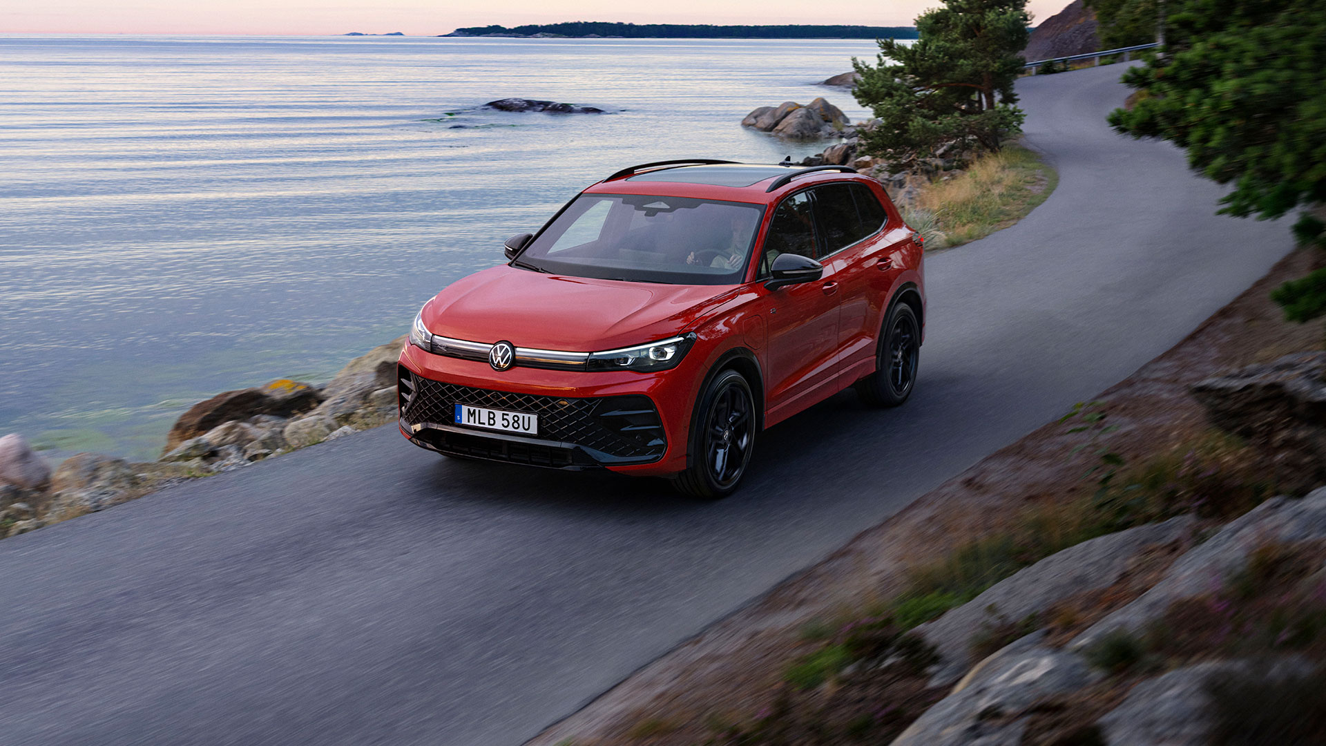 Röd Tiguan Laddhybrid