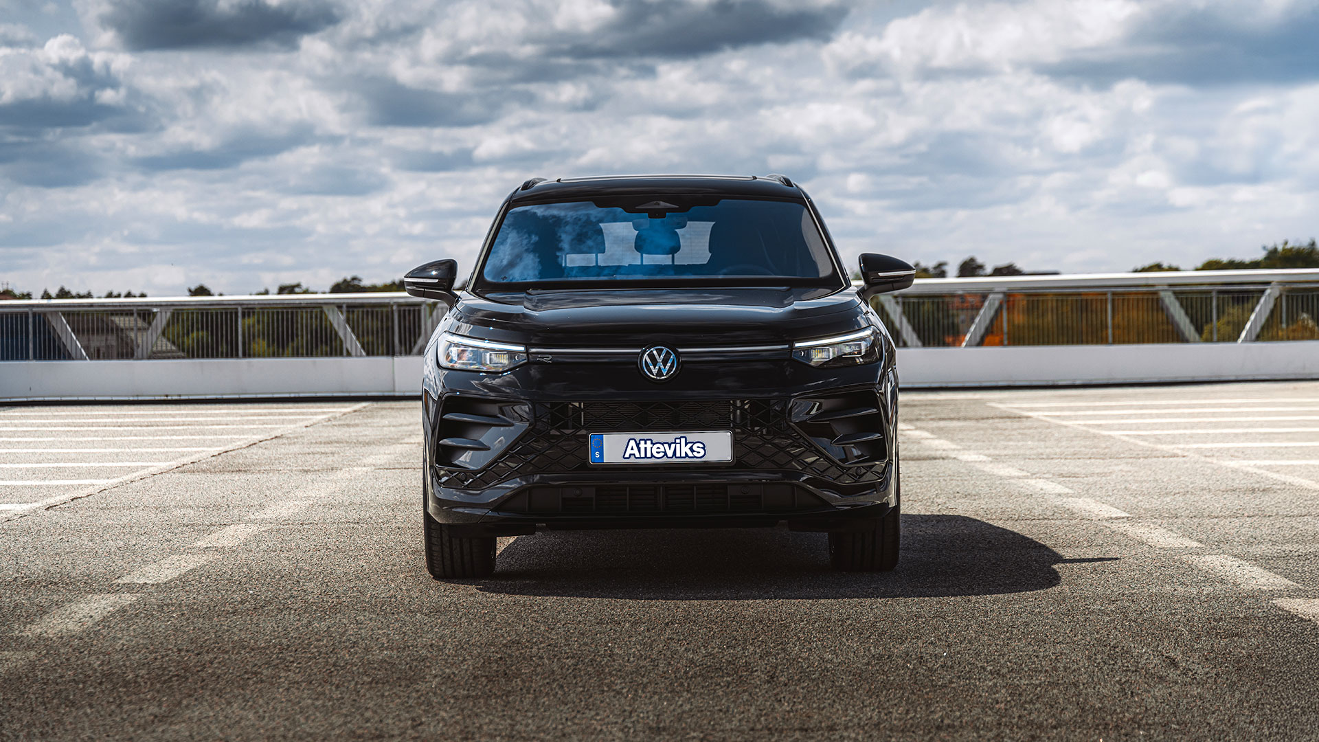 VW Tayron Svart Bild 3
