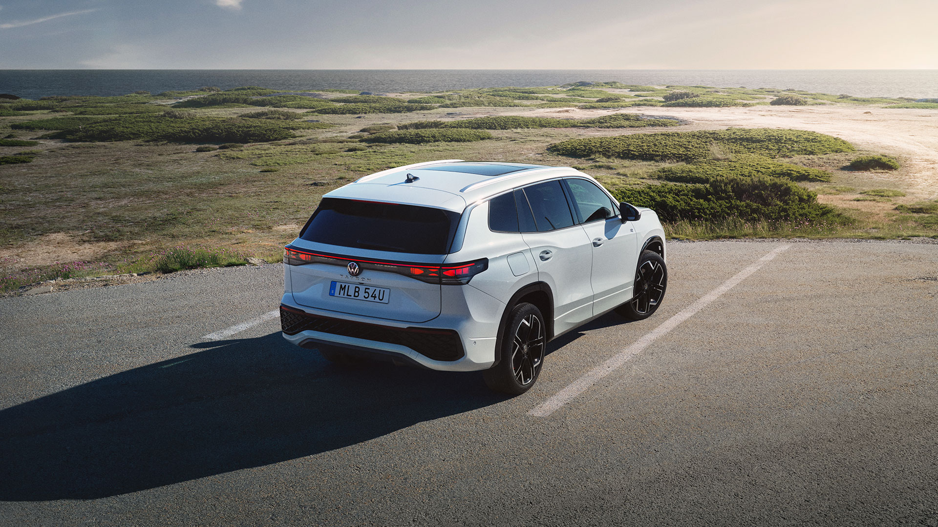 Volkswagen Tayron, Står Parkerad Vid Strand