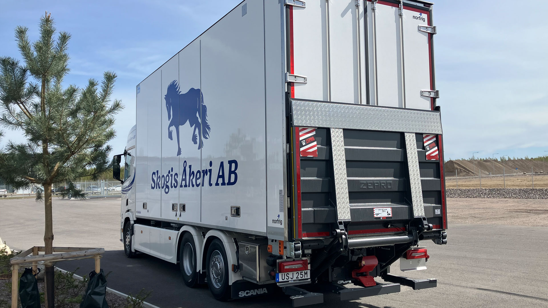 USJ25M Webb 3